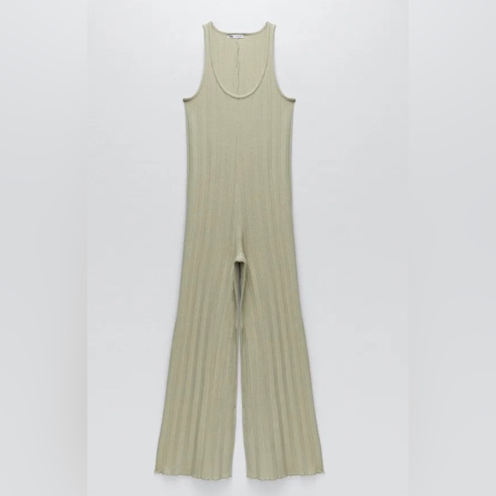 NEW ZARA - Pleated Soft Green Jumpsuit